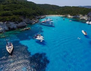 Boat trips in all destinations overlooking the sea
